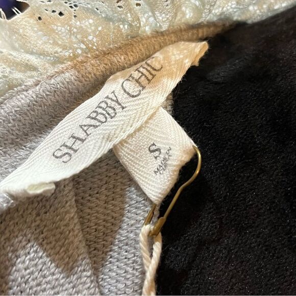 Shabby Chic Grey Keyhole Neck Shirt Sleeve Sweater with Lace Trim. 1 Button sz S - Picture 5 of 16